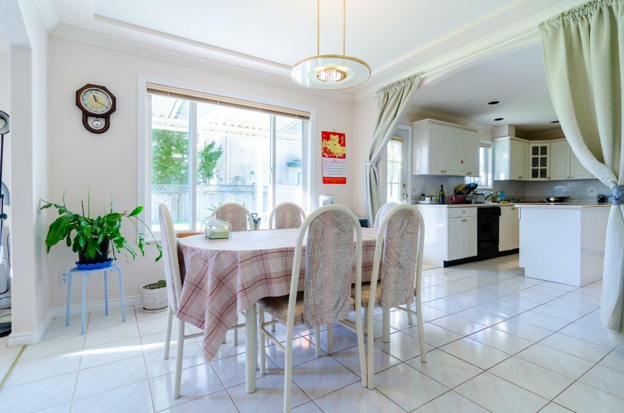Great Guest Suite In A Gorgeous House ニューウエストミンスター エクステリア 写真