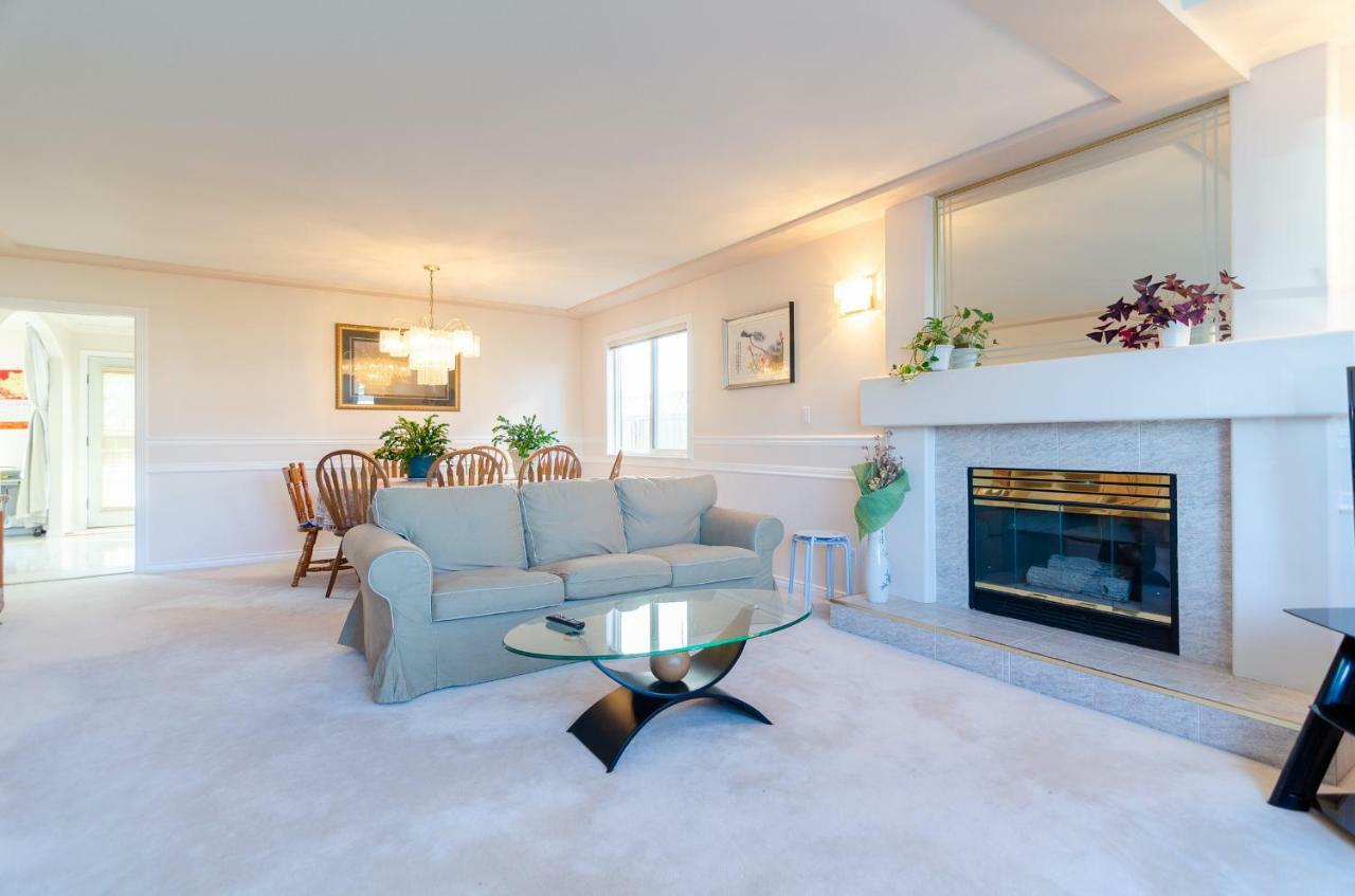 Great Guest Suite In A Gorgeous House ニューウエストミンスター エクステリア 写真