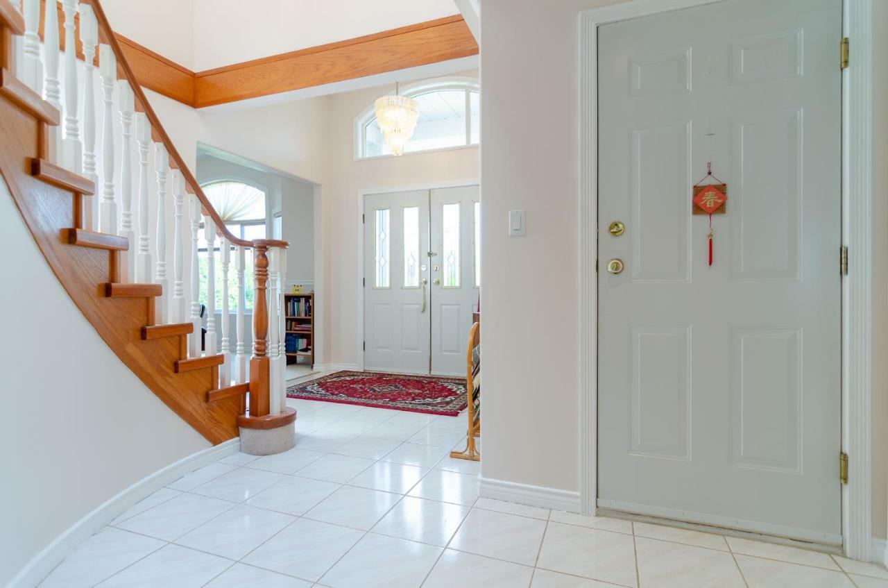 Great Guest Suite In A Gorgeous House ニューウエストミンスター エクステリア 写真